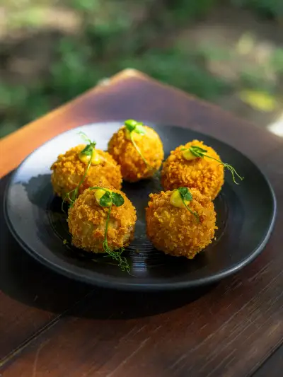 Sepiring Cauliflower Lolipop di Banyoo